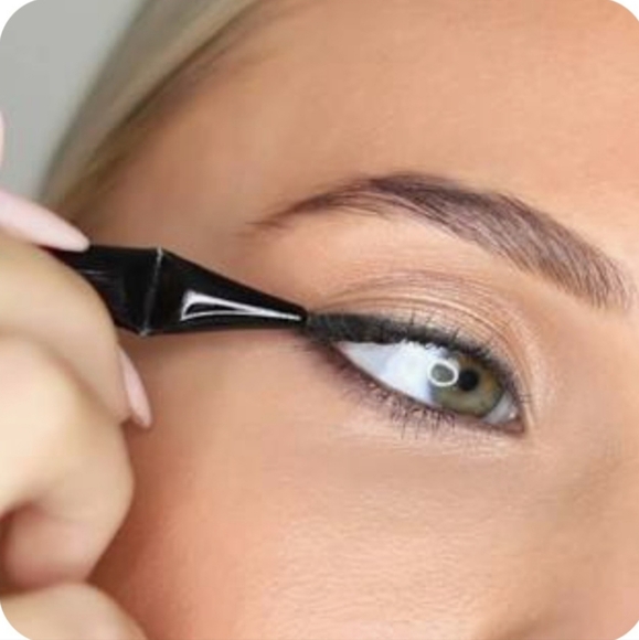 🌺Kevyn Aucoin The Precision Liquid Liner Eyeliner Black - Picture 4 of 12